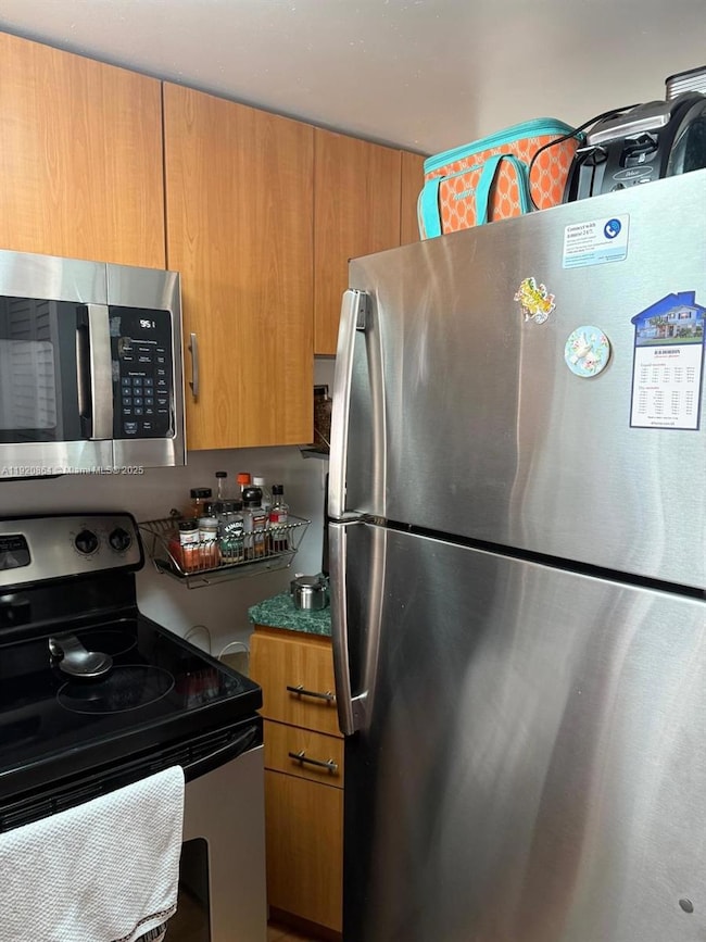 Brickell Key Two Condo unit 910, Miami, FL 33131 - photo 4