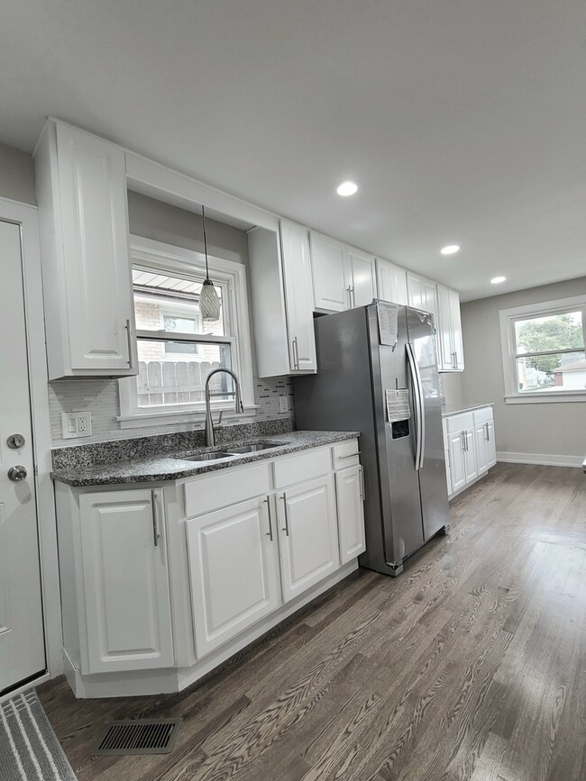 6437 W 82nd St, Burbank, IL 60459 - photo 7