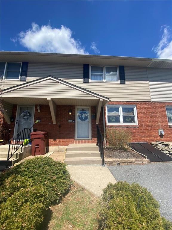 3393 S 2nd St, Whitehall, PA 18052 - photo 2
