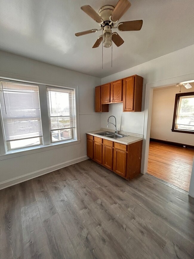 3149 N Long Ave unit 3, Chicago, IL 60641 - photo 6