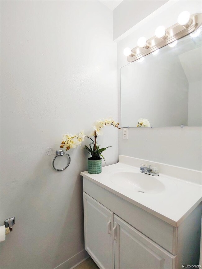 4922 S Rifle Ct, Aurora, CO 80015 - photo 6