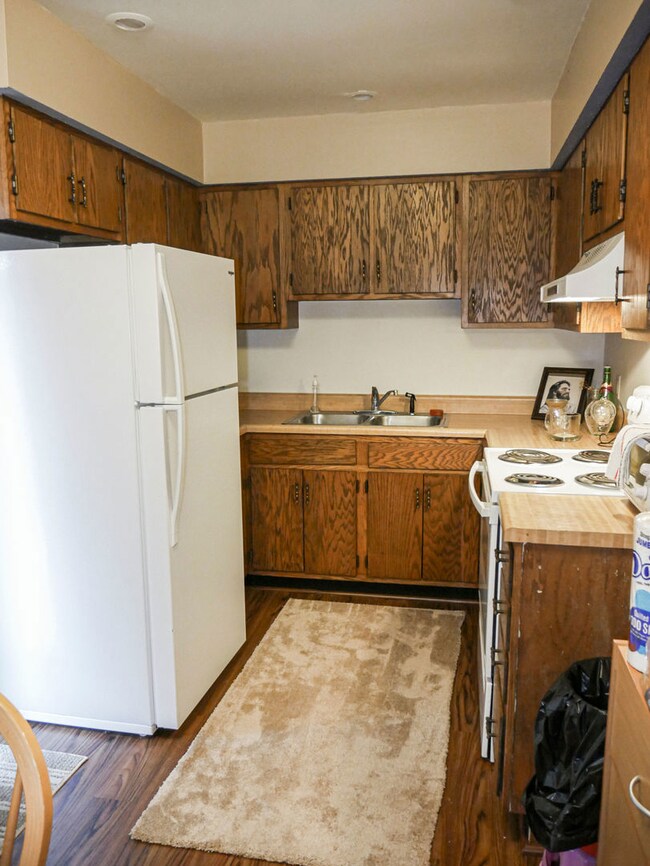 400 S Neal St, Camargo, IL 61919 - photo 4