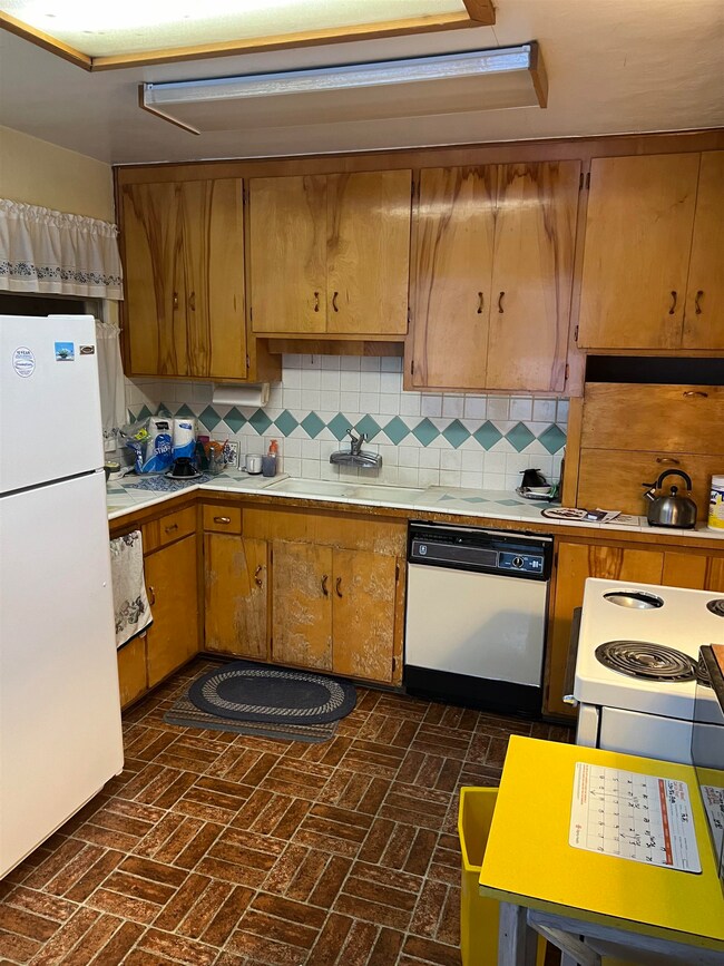 4429 Gleaves Ave, Dunsmuir, CA 96025 - photo 6