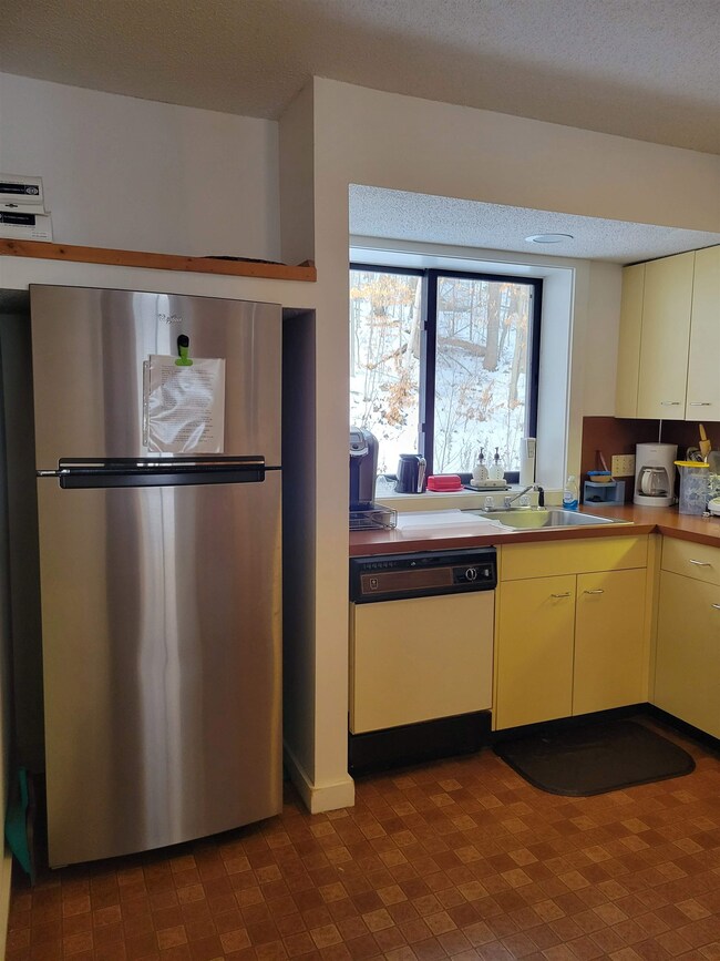 59 Easterly Rd unit 2, Lincoln, NH 03251 - photo 7