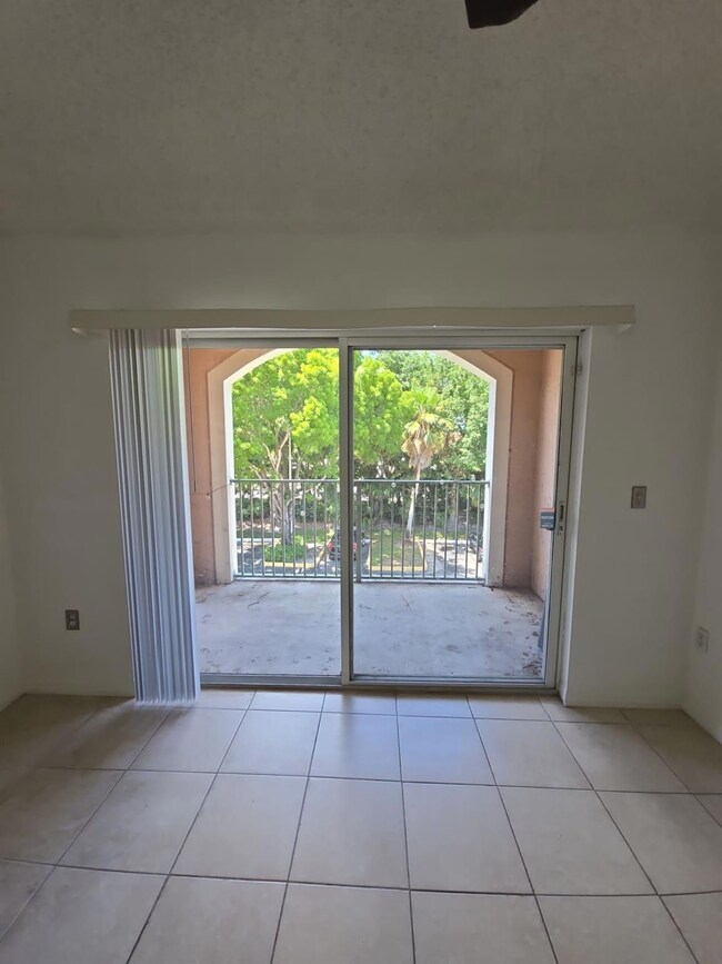 12172 Saint Andrews Place unit 305, Miramar, FL 33025 - photo 7