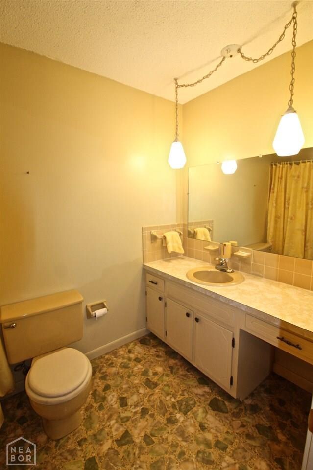 208 Keasler Dr, Paragould, AR 72450 - photo 6