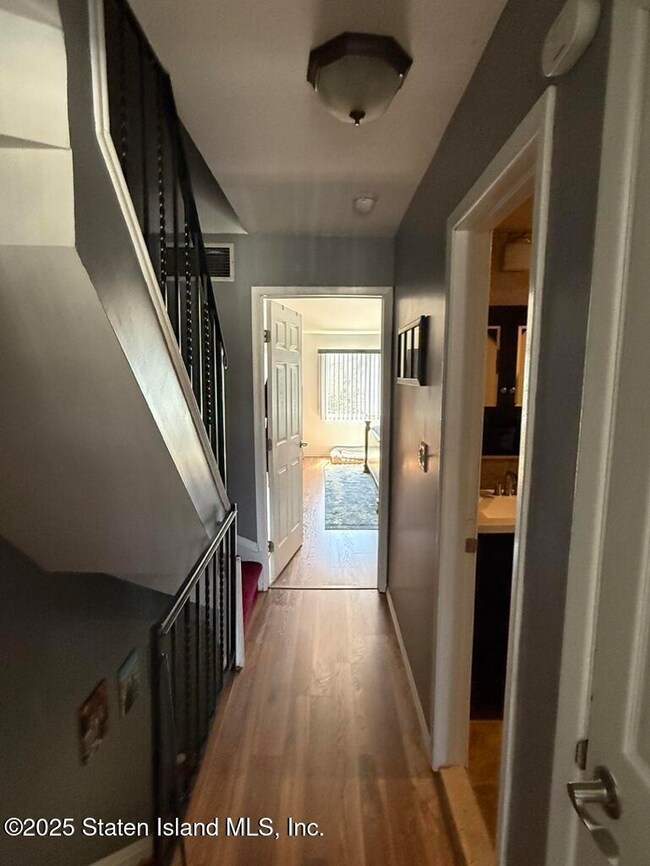 20 Country Ln, Staten Island, NY 10312 - photo 6