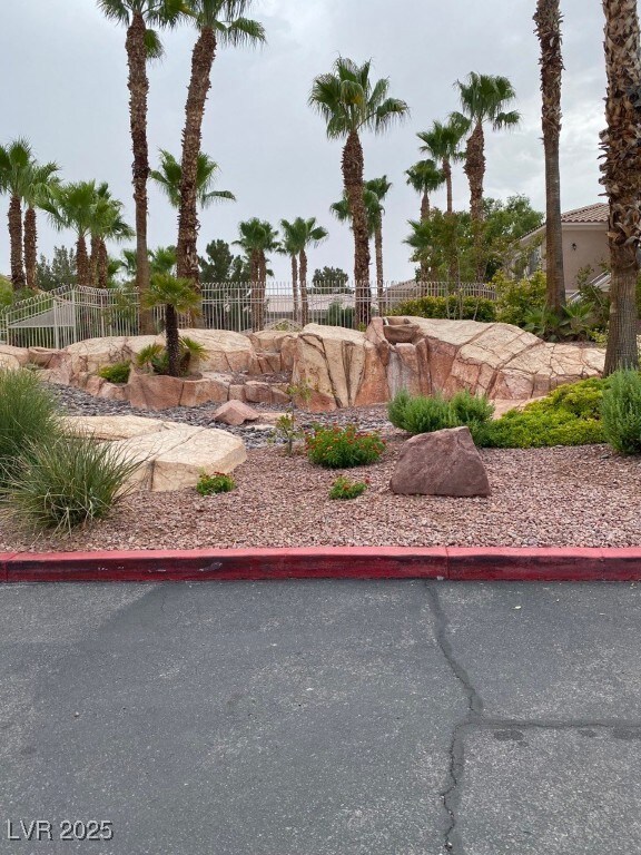 10525 Autumn Pine Ave unit 205, Las Vegas, NV 89144 - photo 5