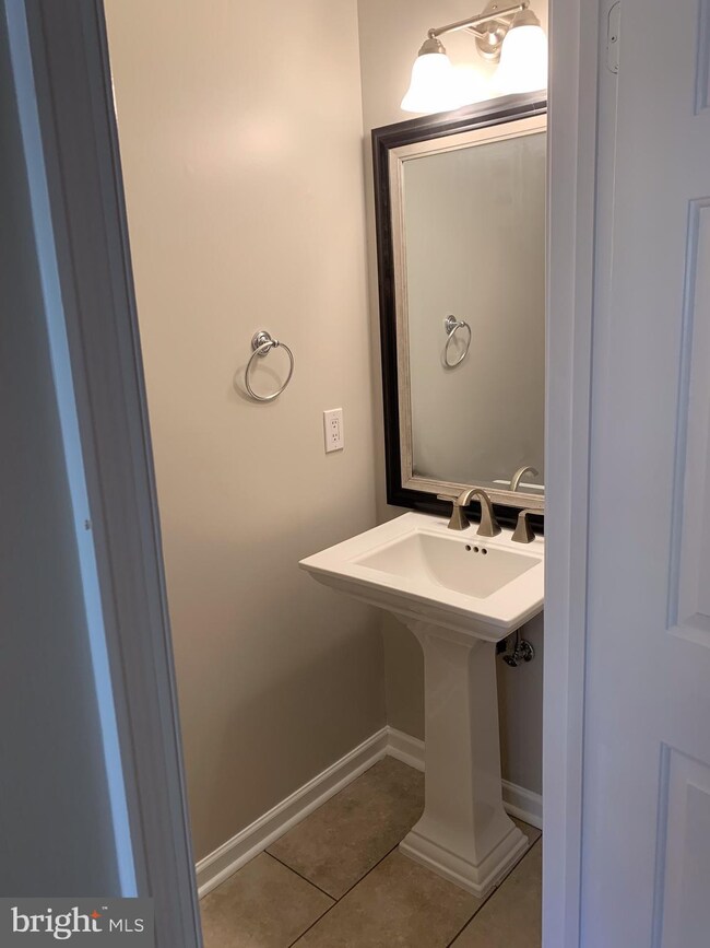 608 Kirby Way unit 608, Mount Laurel, NJ 08054 - photo 6