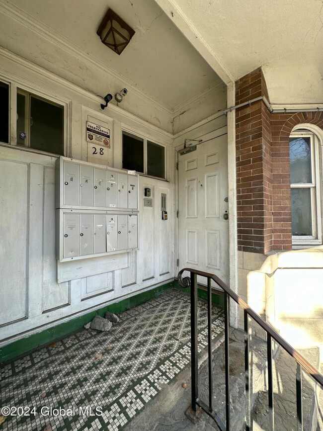 28 Robin St, Albany, NY 12206 - photo 2