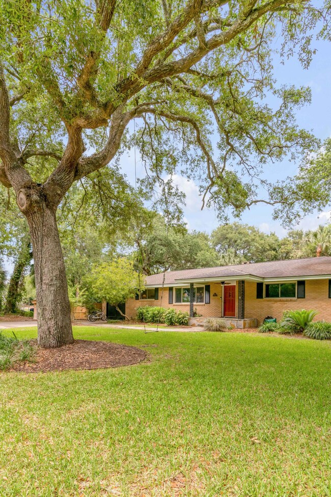 30 23rd Ave, Isle of Palms, SC 29451 - photo 2