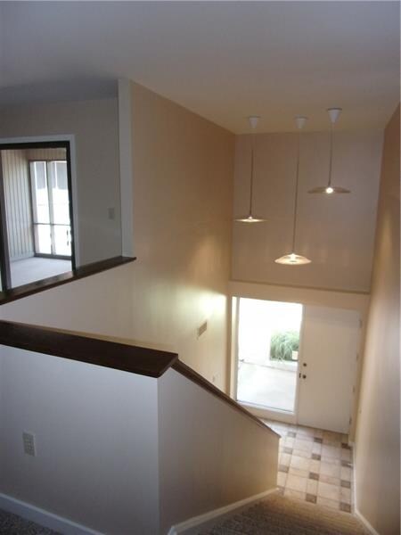 Two story entry way