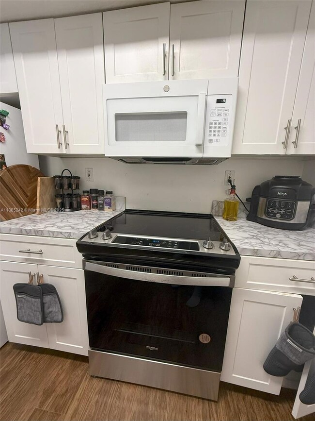 200 SW 117th Terrace unit 10103, Pembroke Pines, FL 33025 - photo 7