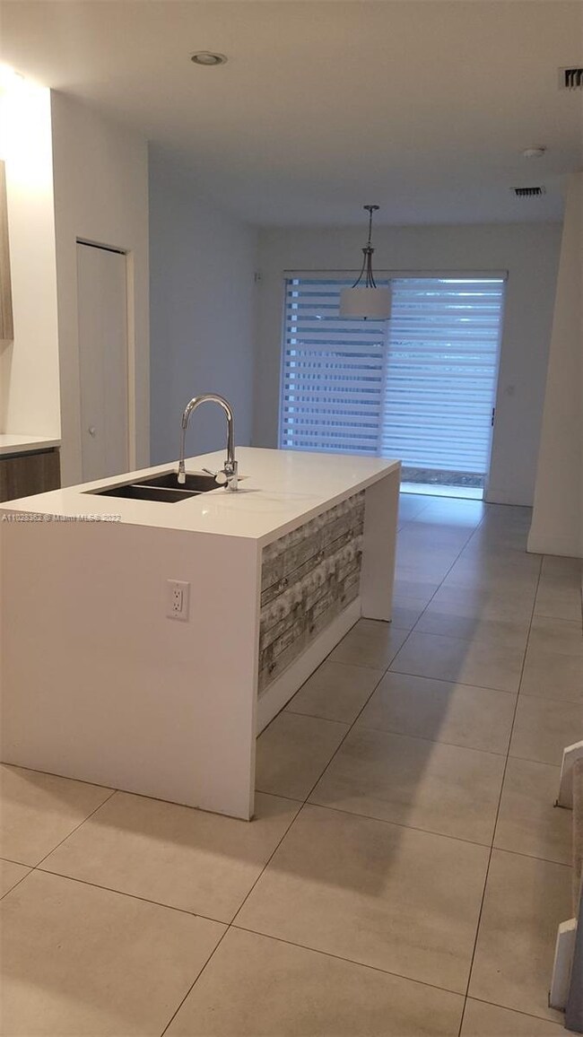 7161 NW 103rd Path unit 7161, Doral, FL 33178 - photo 7