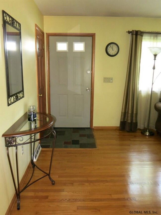 520 Walton Place, Schenectady, NY 12302 - photo 2