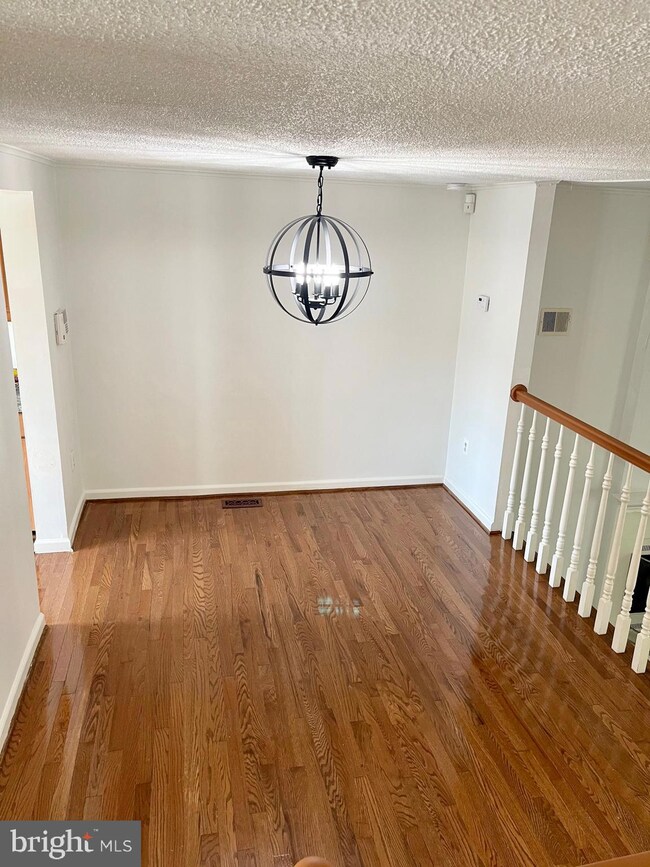 27 Briarstone Ln, Gaithersburg, MD 20877 - photo 2