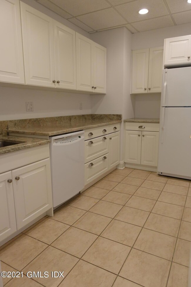 23 Benedict Place unit 3, Greenwich, CT 06830 - photo 7