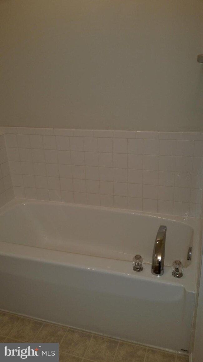 29 Litchfield Ln E, Martinsburg, WV 25405 - photo 7