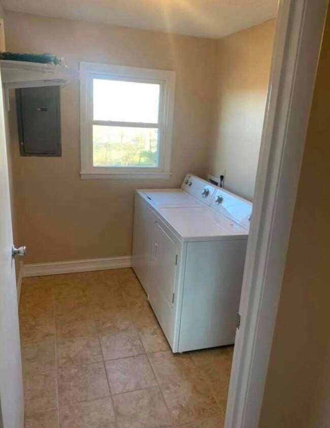 33 Stevens Dr, Jamestown, KY 42629 - photo 5