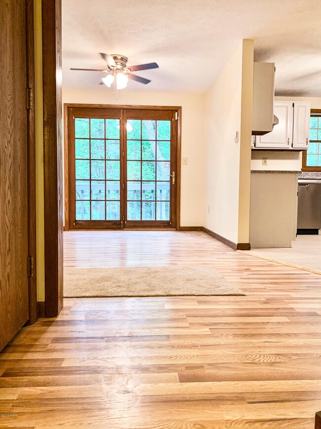 202 Lake Forest Dr, Dingmans Ferry, PA 18328 - photo 7