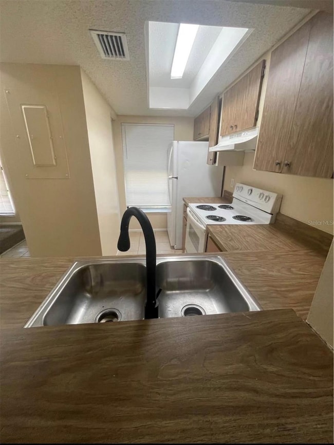 890 Mecca Dr unit 4, Sarasota, FL 34234 - photo 4