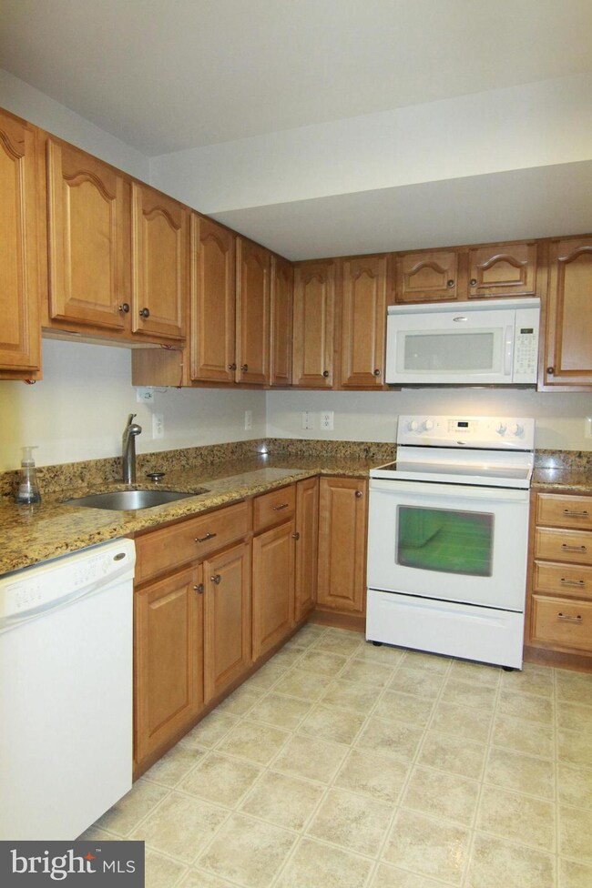 26A E Loudoun St unit LOWER LEVEL, Round Hill, VA 20141 - photo 5