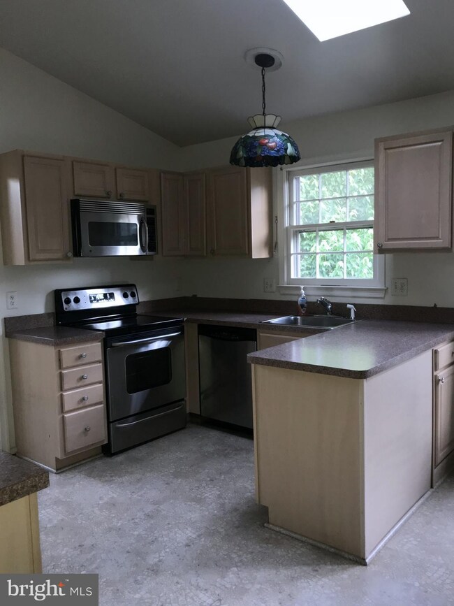 10010 Marshall Pond Rd, Burke, VA 22015 - photo 5