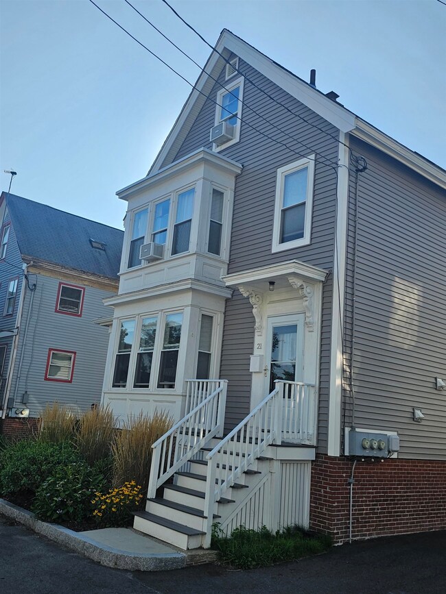 23 Columbia Ct, Portsmouth, NH 03801 - photo 2