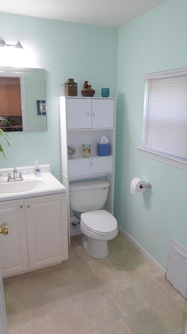 4 Half Bath