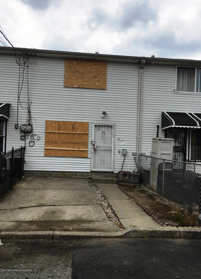 22 Susan Ct, Staten Island, NY 10304 - photo 2