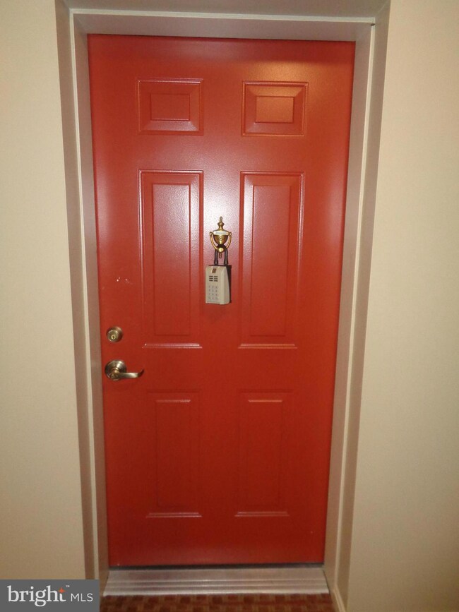 508 Limerick Cir unit 101, Lutherville Timonium, MD 21093 - photo 4