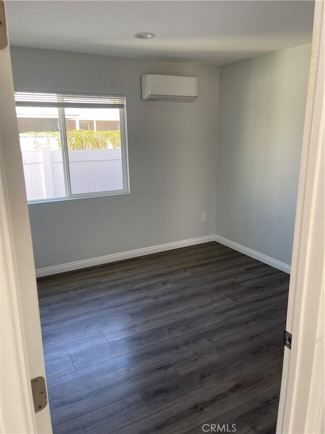 10310 Montgomery Ave, Los Angeles, CA 91344 - photo 7