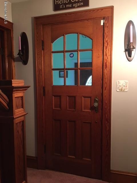 Front foyer entrance