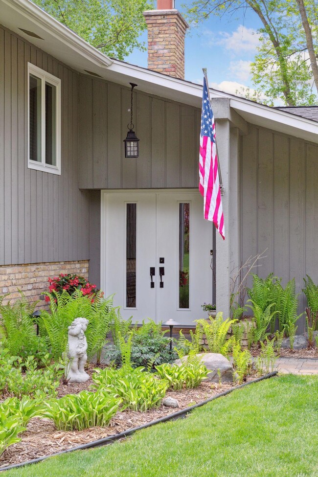 5950 Ivy Ln, Minnetonka, MN 55345 - photo 2