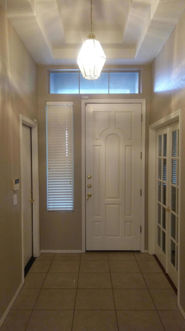 07 Foyer