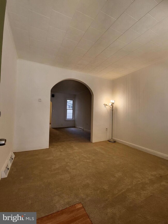 351 Linden St, Reading, PA 19604 - photo 4