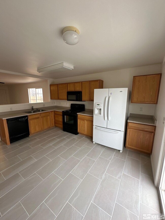 8675 Crimson Sky Ct, Reno, NV 89506 - photo 4