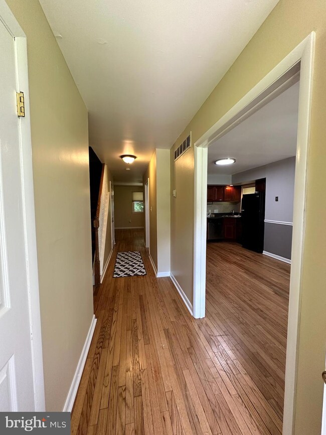 162 Bishop Dr, Chester, PA 19014 - photo 4