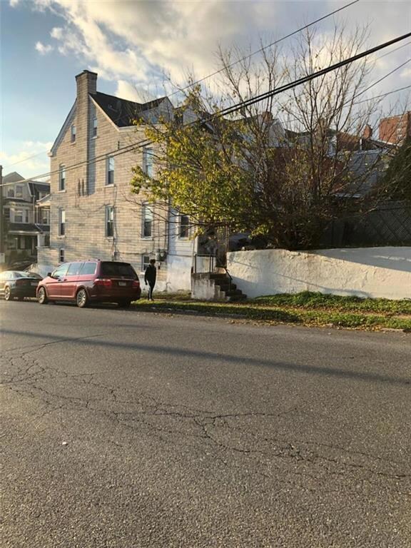 243 S Franklin St, Allentown, PA 18102 - photo 4