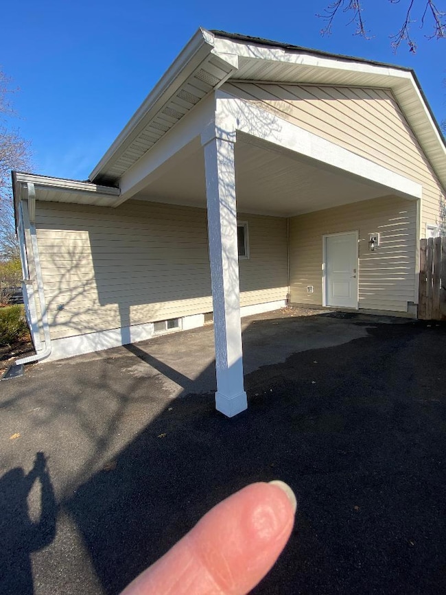 5318 Eisenhower Rd, Columbus, OH 43229 - photo 6