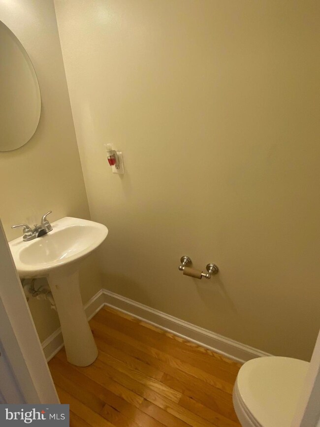 210 S East Ave, Baltimore, MD 21224 - photo 5