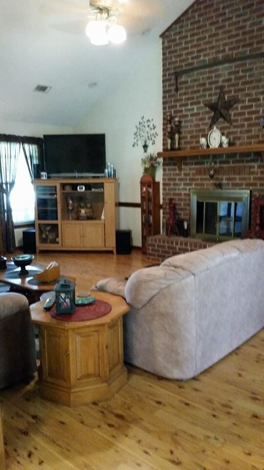 10635964_10153210206422768_3586241835805