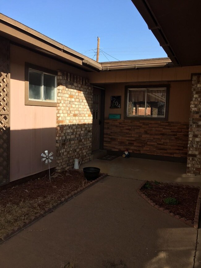 1204 Mckinley Ave, Alamogordo, NM 88310 - photo 3