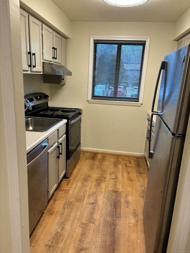 11 King Arthur Dr unit 2F, Niantic, CT 06357 - photo 6