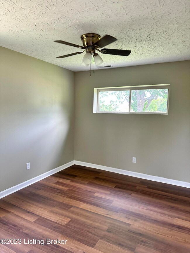 539 Bethel Church Rd, Mount Washington, KY 40047 - photo 7