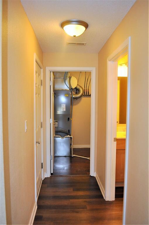 2286 Meadow Bend Dr, Columbus, IN 47201 - photo 4