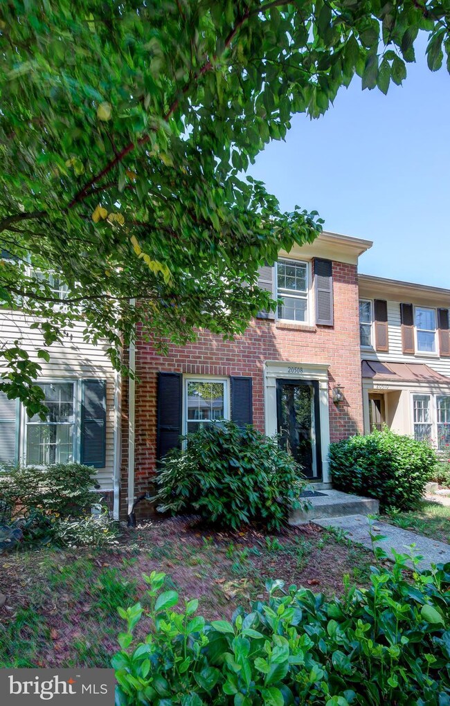 20508 Sterncroft Ct, Montgomery Village, MD 20886 - photo 3