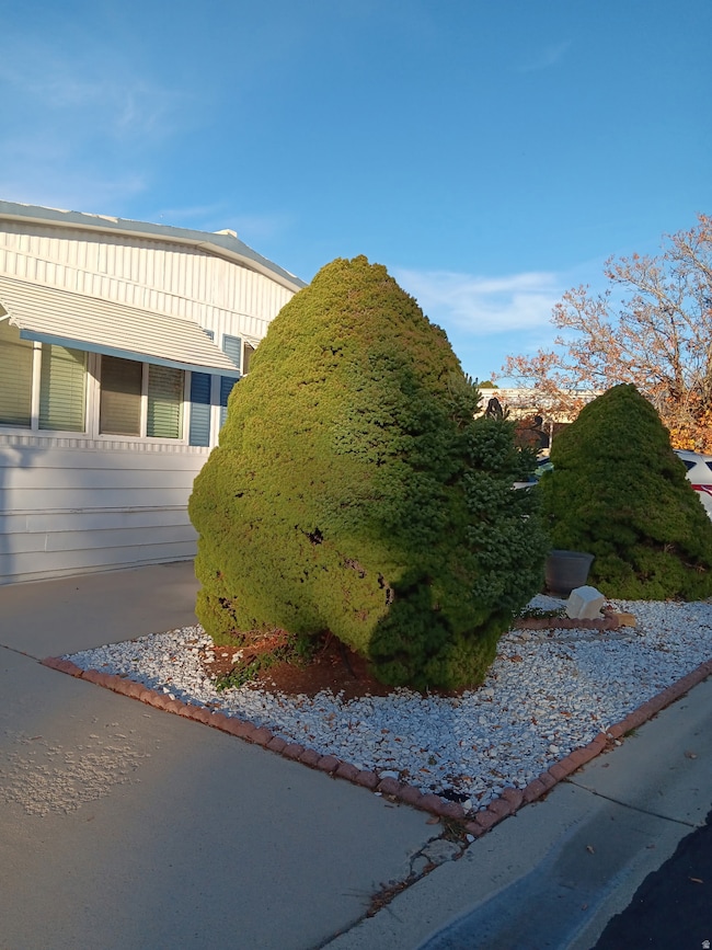 3800 S 1900 W unit 144, Roy, UT 84067 - photo 2