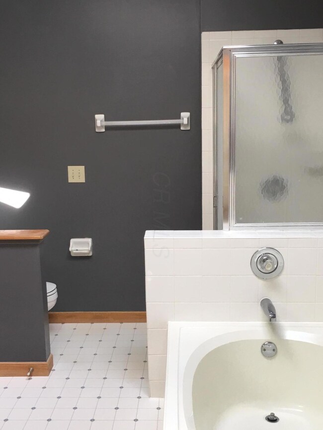 6946 Seafield Ct. shower Master Bath