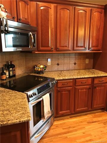 GRANITE, STAINLESS STEEL APPLIANCES